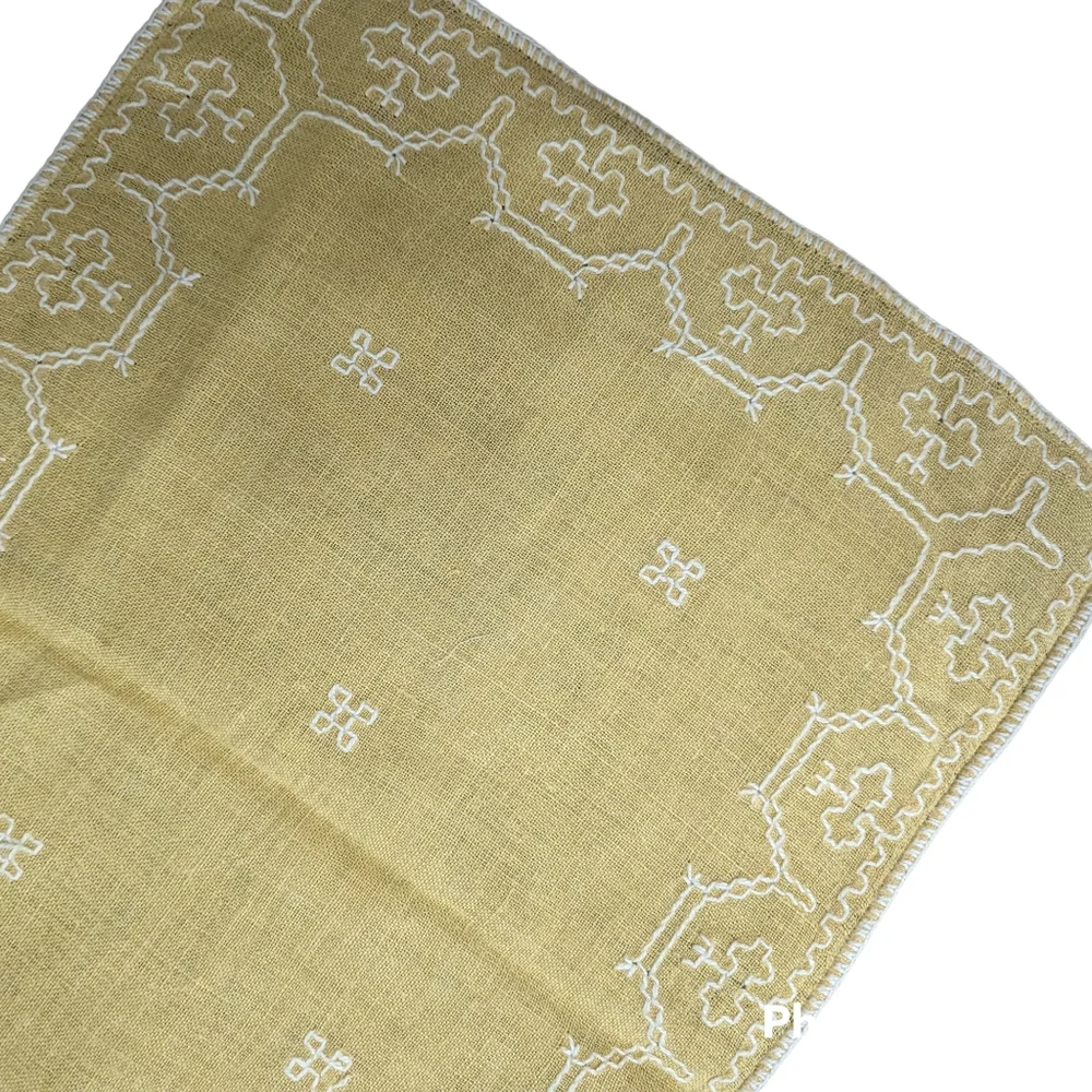 VTG MCM Yellow W White Embroidery Linen Doily Dresser  Table Scarf, Runner 42